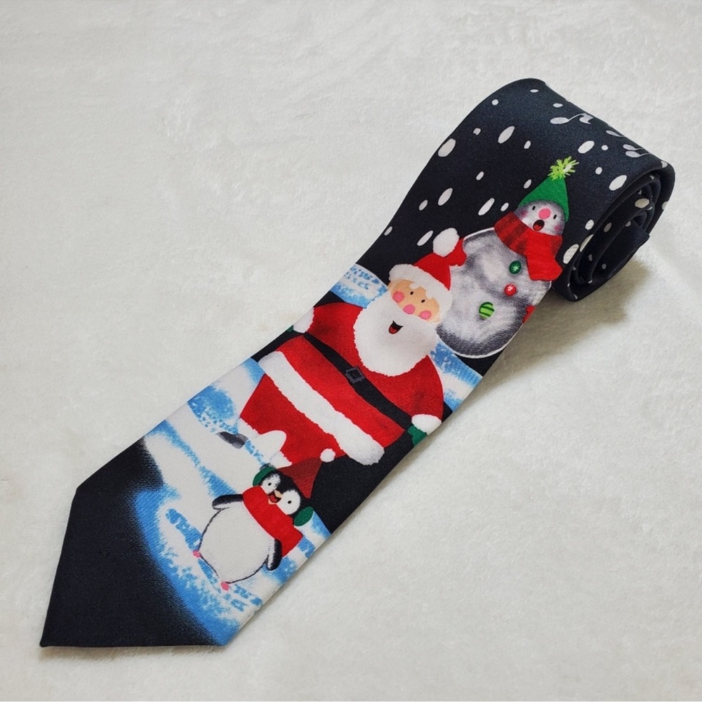 Hallmark Holiday Traditions Santa‎ Claus Polyester Tie. Size OS